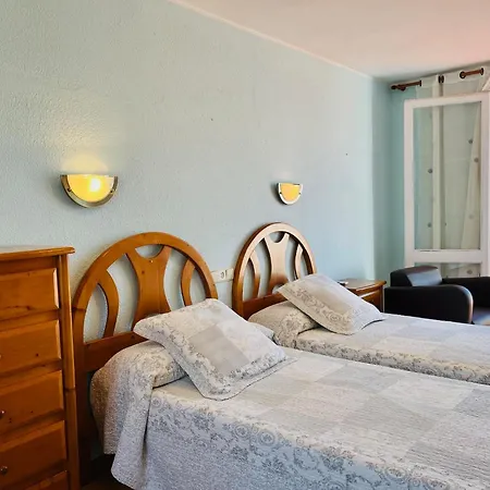 Habitacions La Font Guest house